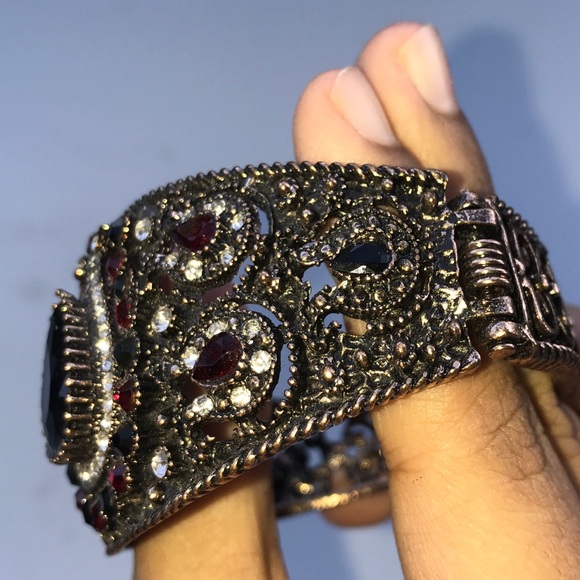Mini Royal Black Jewel Rhinestone Clasp Bracelet - Picture 4 of 7